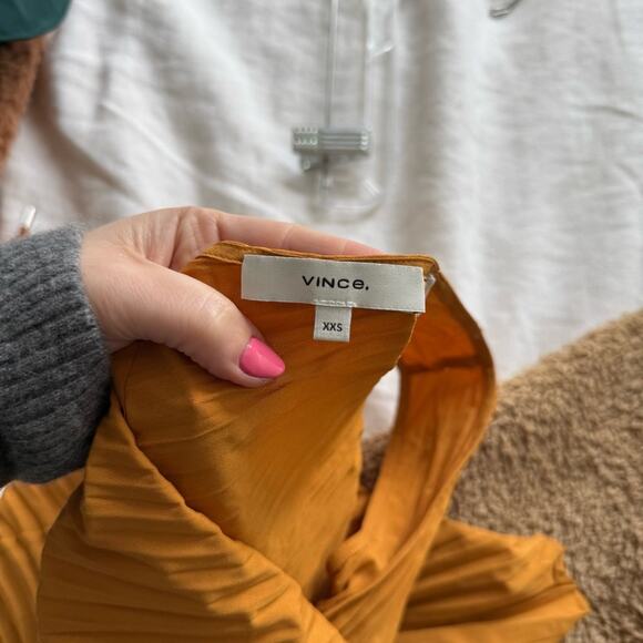 Vince Crushed Double V-Neck Sleeveless Tank Top Size XXS - Picture 3 of 4